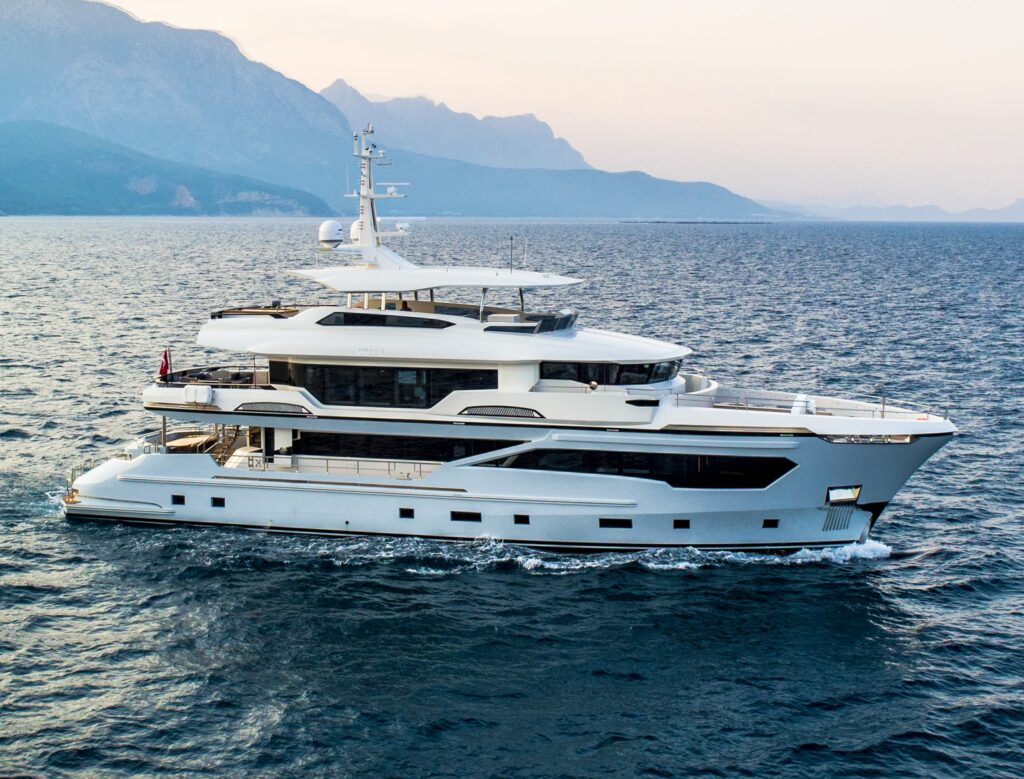 M/Y LADY CAROLINE (Ex.Kando)