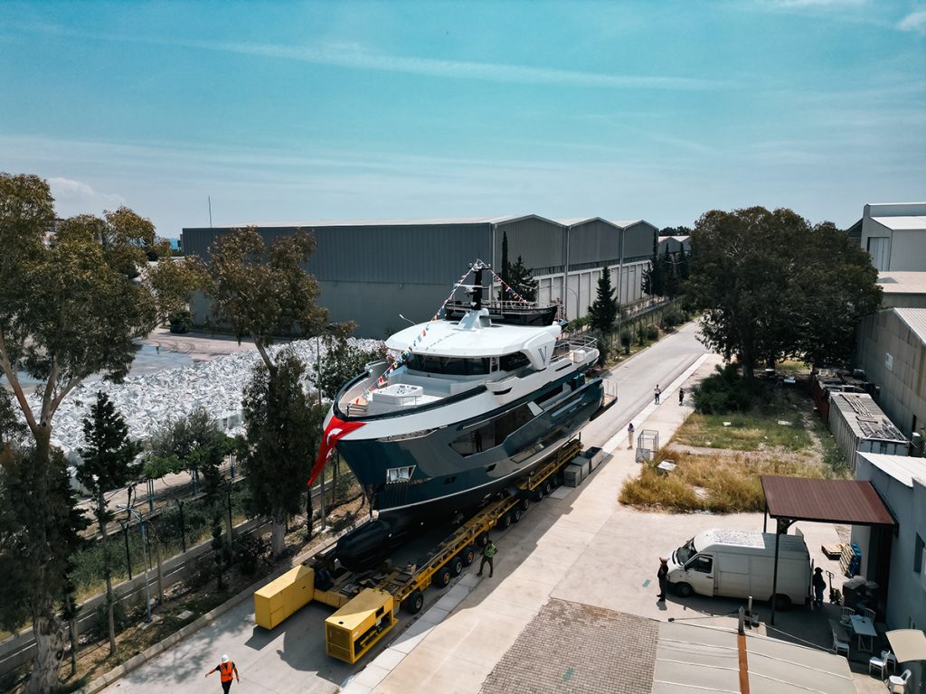M/Y V