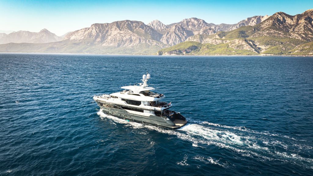 M/Y INFINITY NINE